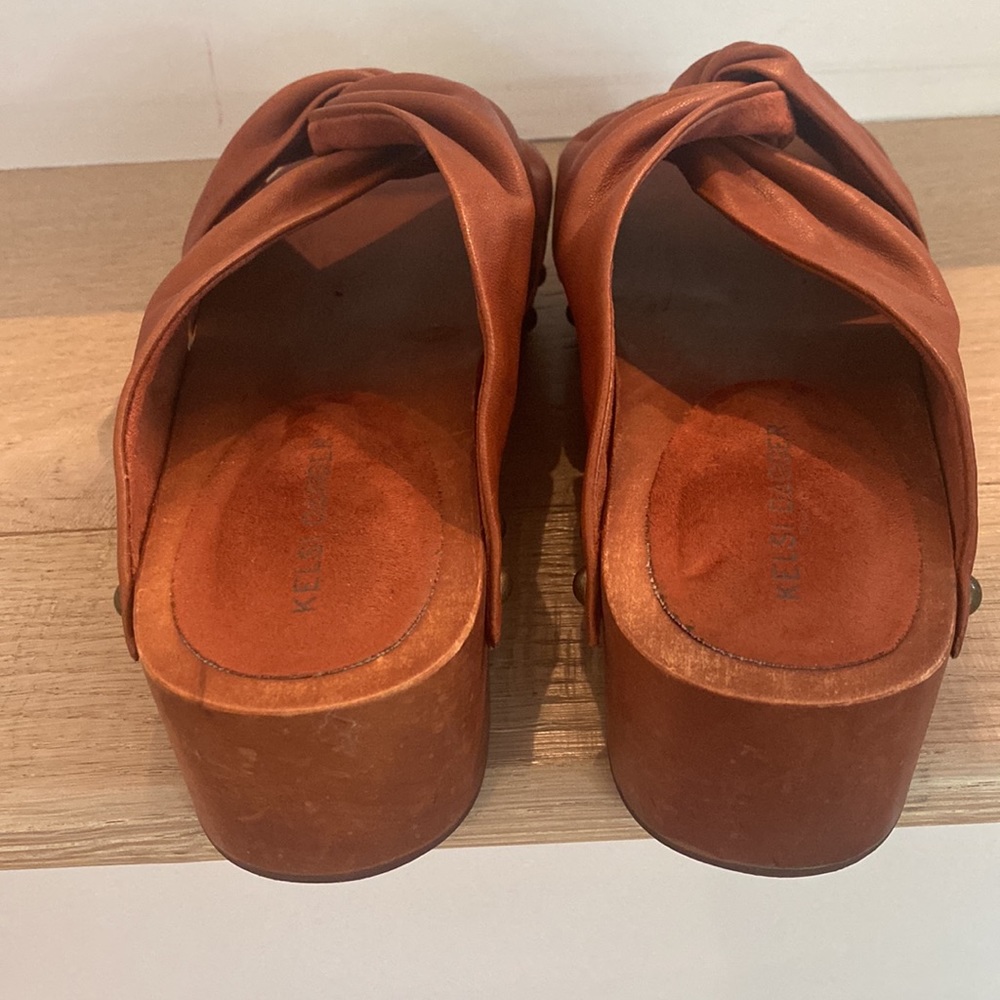Anthropologie - Kelsi Dagger, leather, wooden clog sandal. Size US 8, Euro 38.5 - Picture 3 of 8